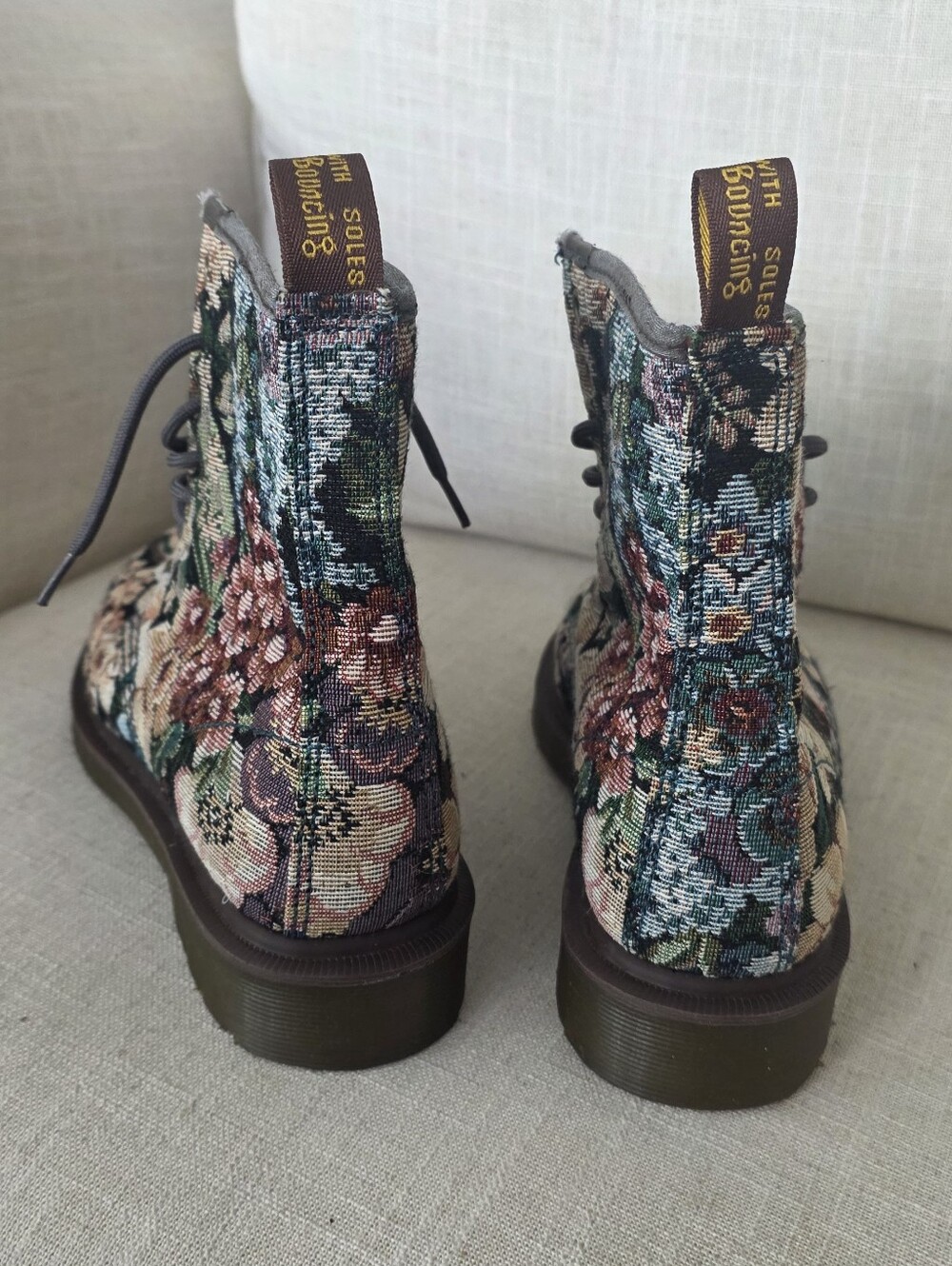 Dr. Martens Floral Tapestry Lace-Up Ankle Boots-Multicolor Doc Martens Size 7 US - Picture 4 of 8